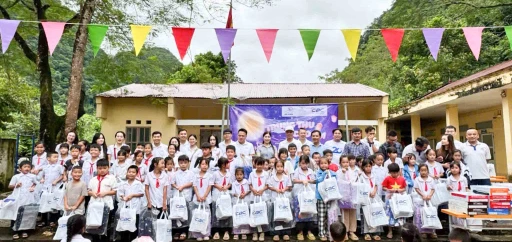 Racing against the Bualoi Storm to Bring "Mid-Autumn Festival to You" in Cao Bang
