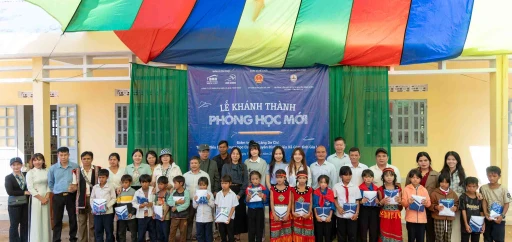 BMB Love School and the journey of bringing a new class to Lang De Chi School.