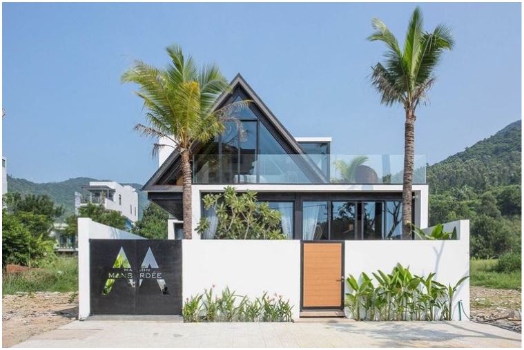 Steel frame building with Thai roof villa