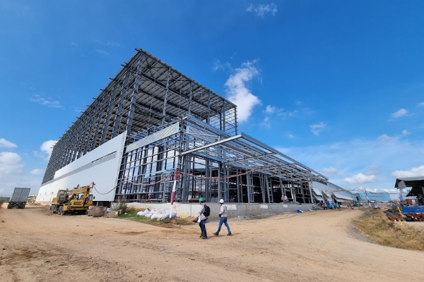 Construction of an industrial factory of 5,000 m2