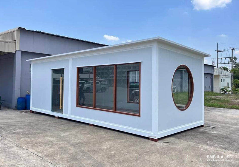 A single-slope prefabricated house with an area of about 30-50m²