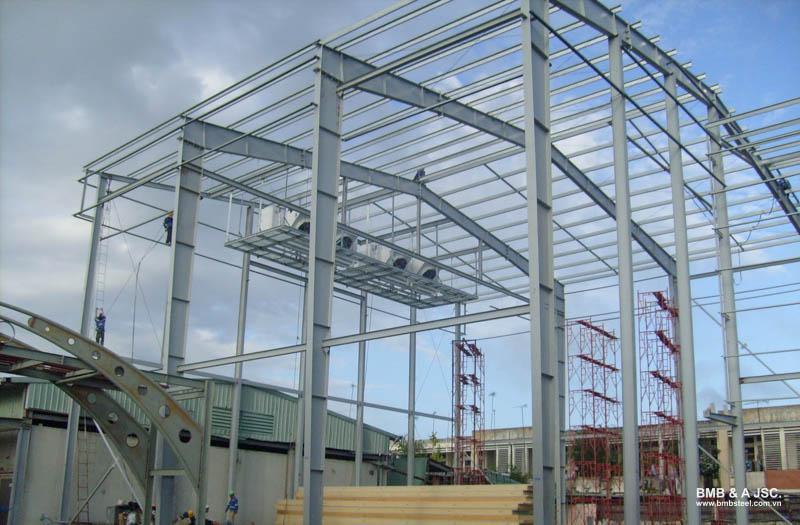 Steel beams increase the rigidity of the structure