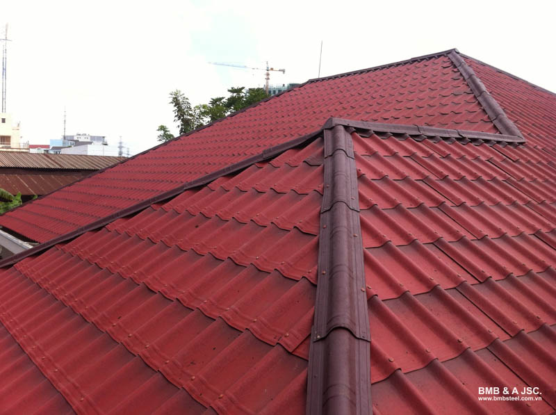 Tile-style roof skirts create a luxurious, classic appearance