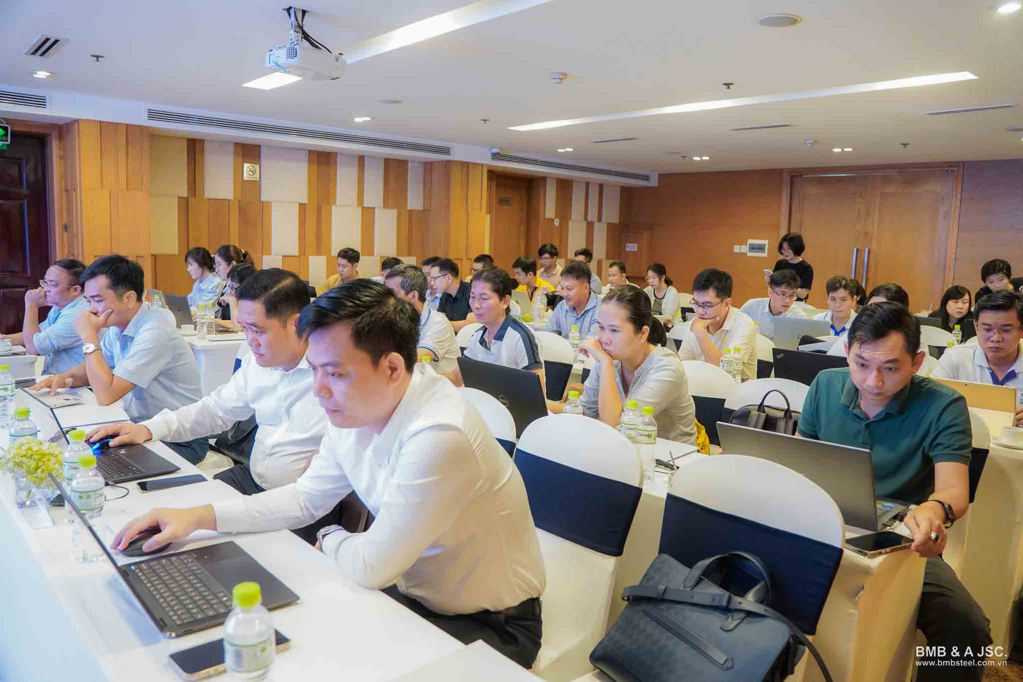 BMB Steel organized AI training for the Management team