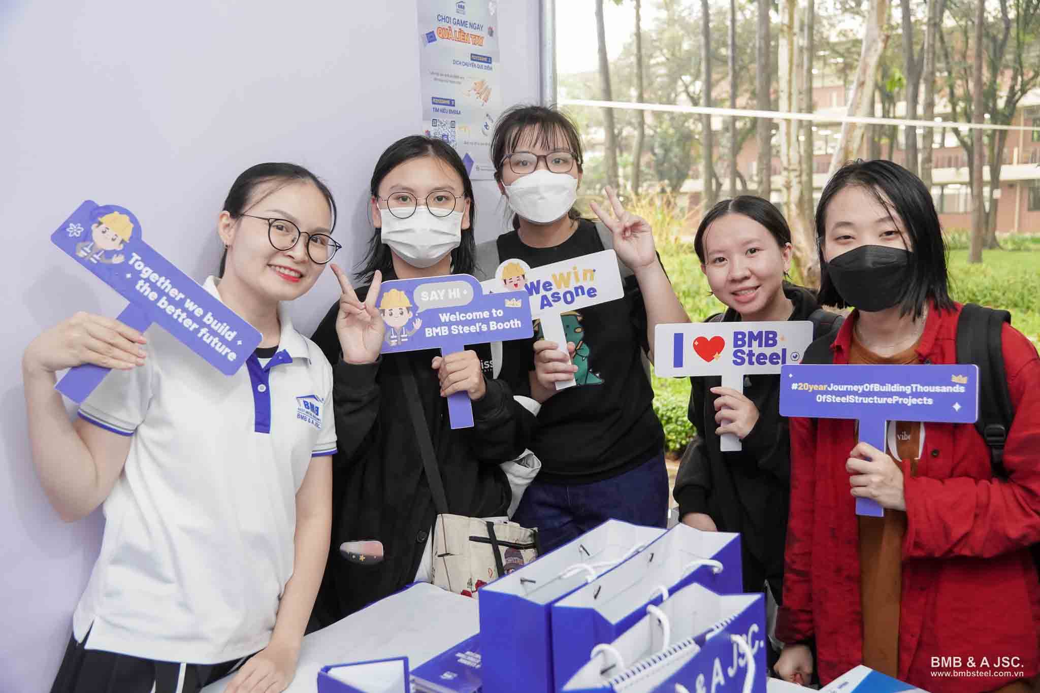 Ngày hội việc làm 2025 tại trường Đại Học Sư Phạm Kỹ Thuật TP.HCM