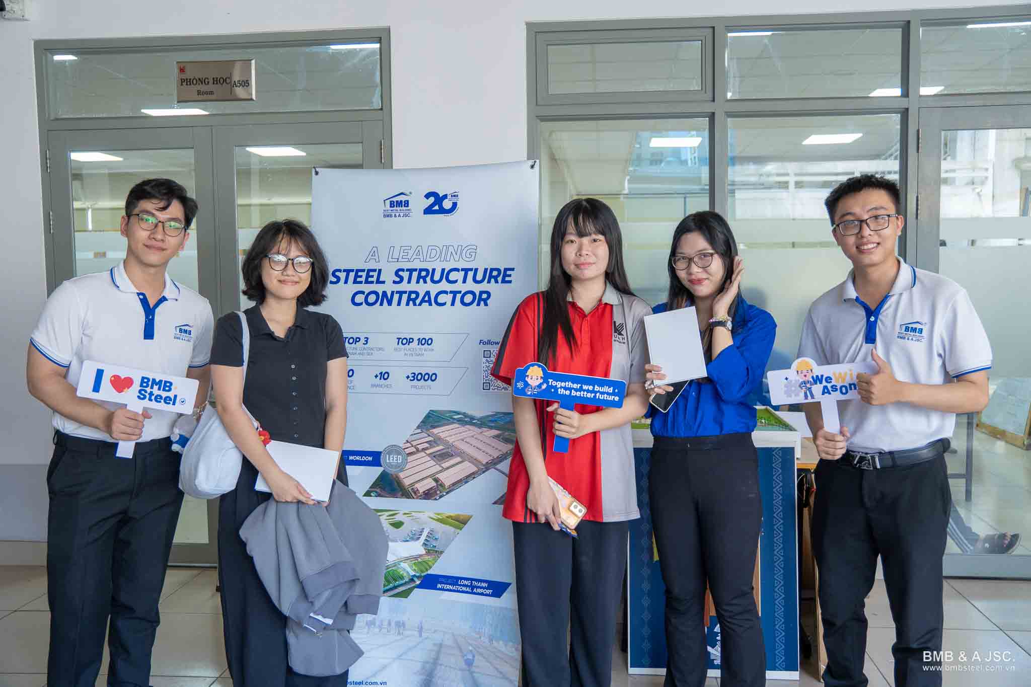 BMB Steel tham gia hội đồng bảo vệ đồ án và tư vấn tuyển dụng cho sinh viên Kiến trúc TP.HCM