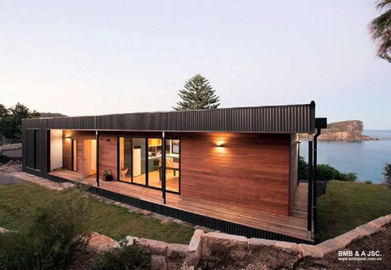 Tube-shaped level 4 prefabricated house suitable for narrow-width land