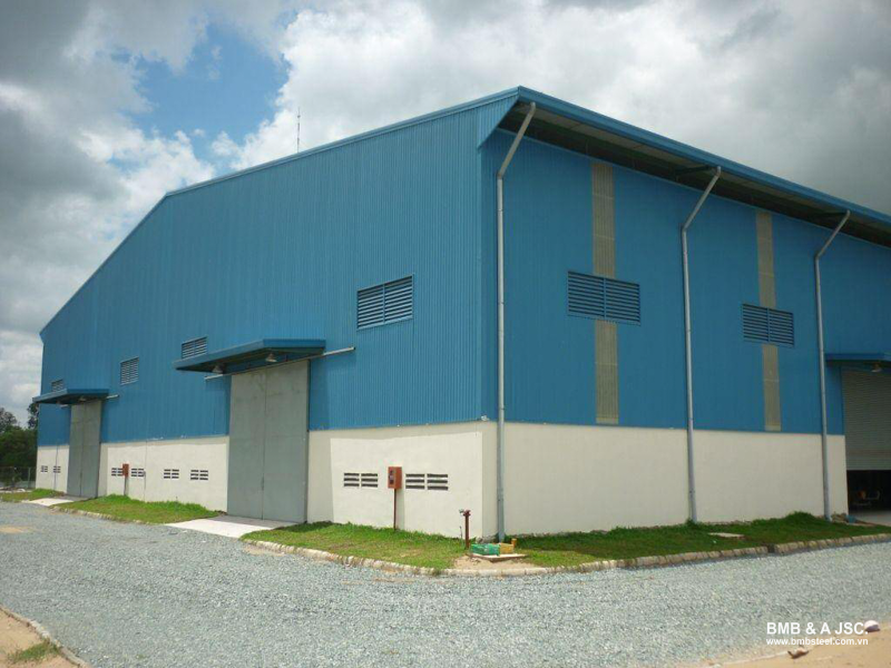 Two-story small factories double the storage area
