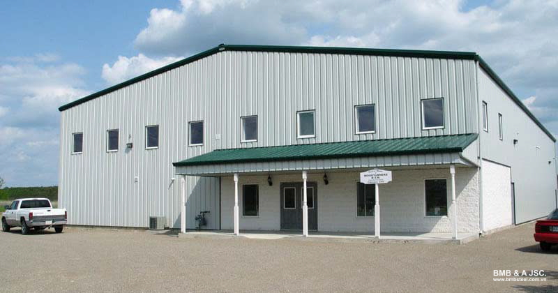 A 1000m² small factory for larger-scale storage