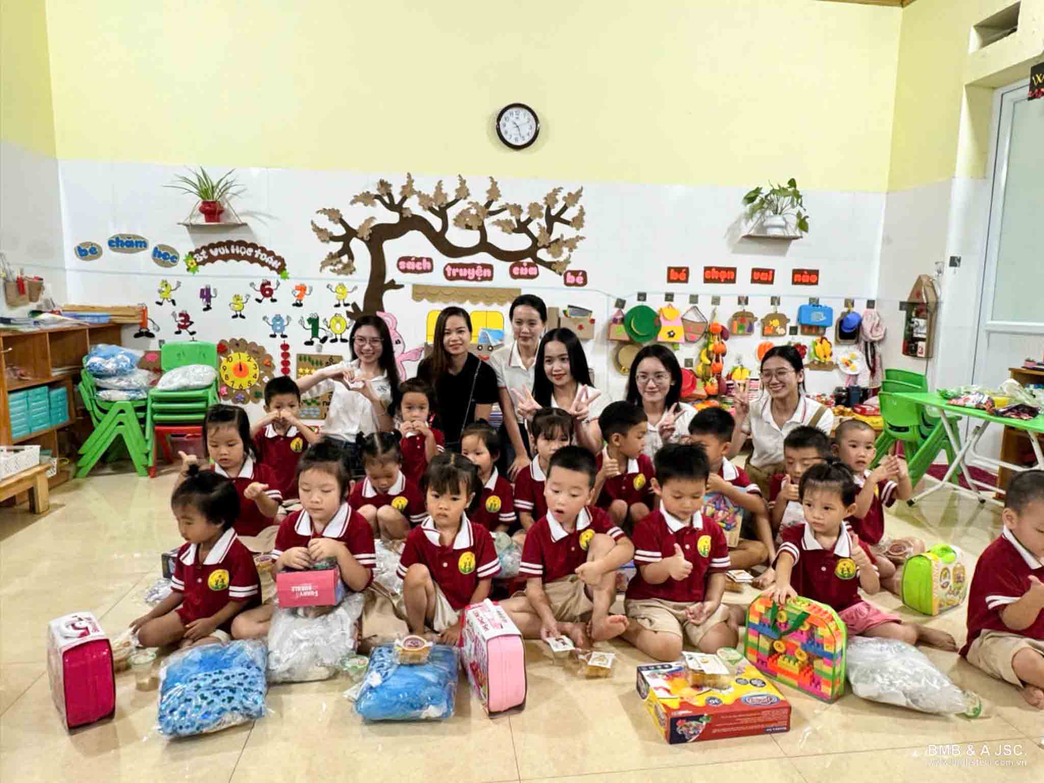 Chạy đua với cơn bão Bualoi mang “trung thu cho em” đến Cao Bằng