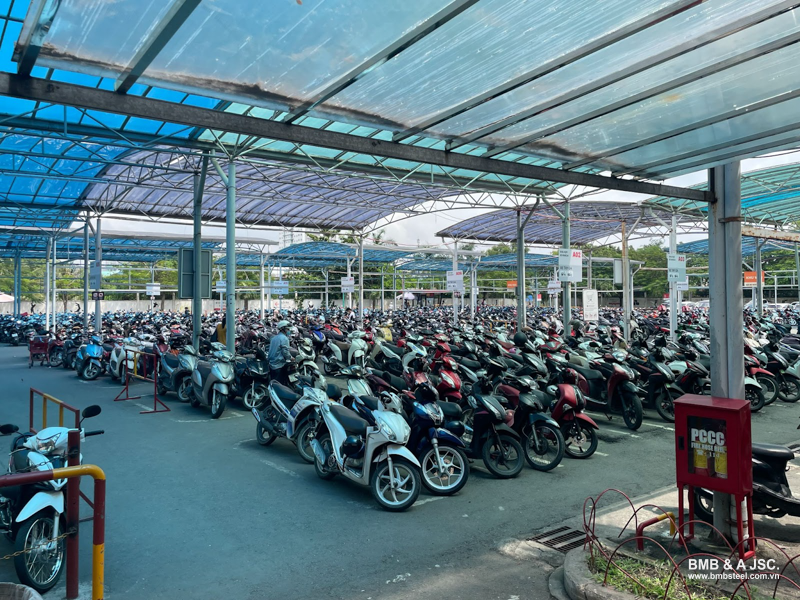 Ang mga prefabricated steel carports ay nagiging trend sa konstruksyon