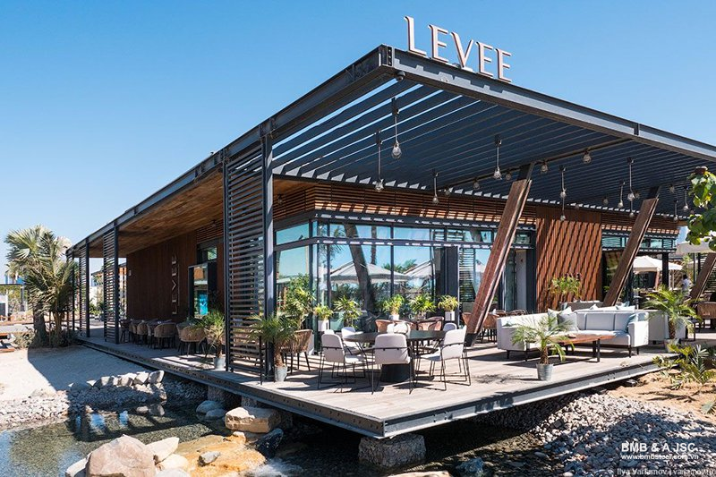 Quick-build metal sheet pre-engineered building for coffee shop