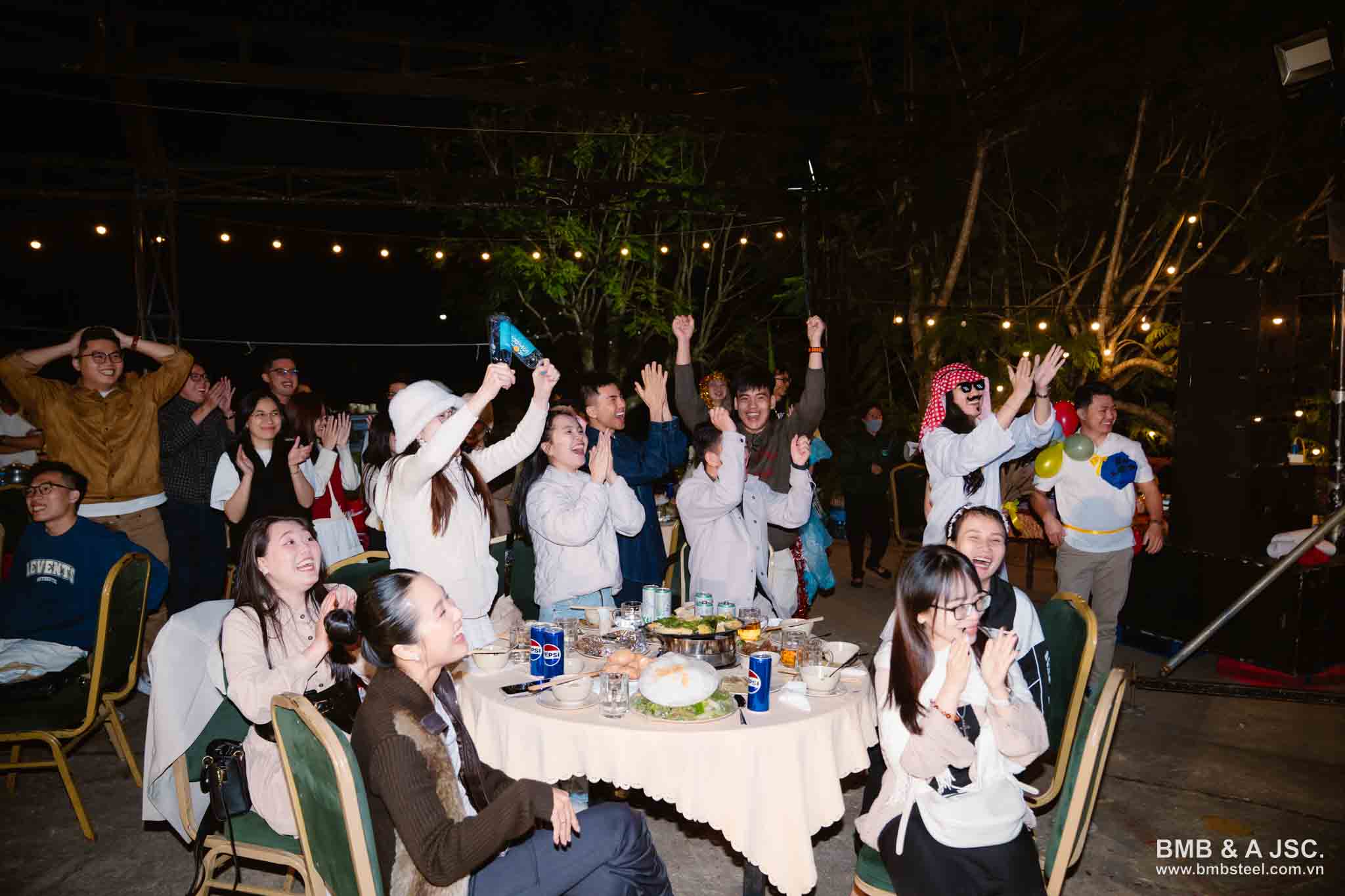 Menari bersama "On Track" - Menyimpan selamanya langit muda