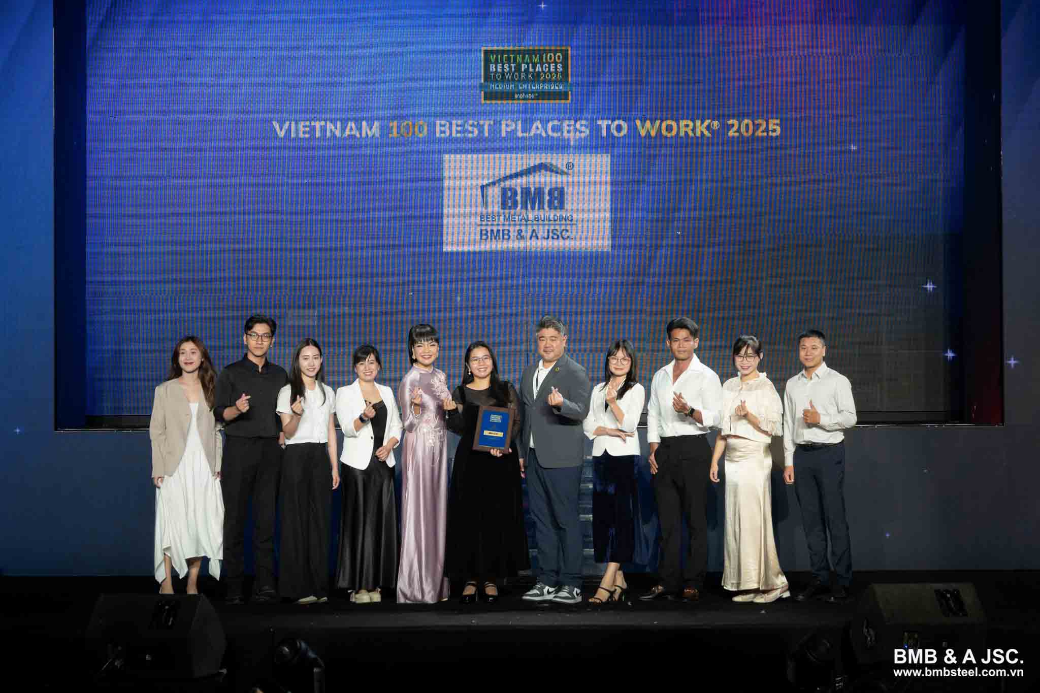 BMB Steel receives the award for Top 100 best workplaces in Vietnam 2025