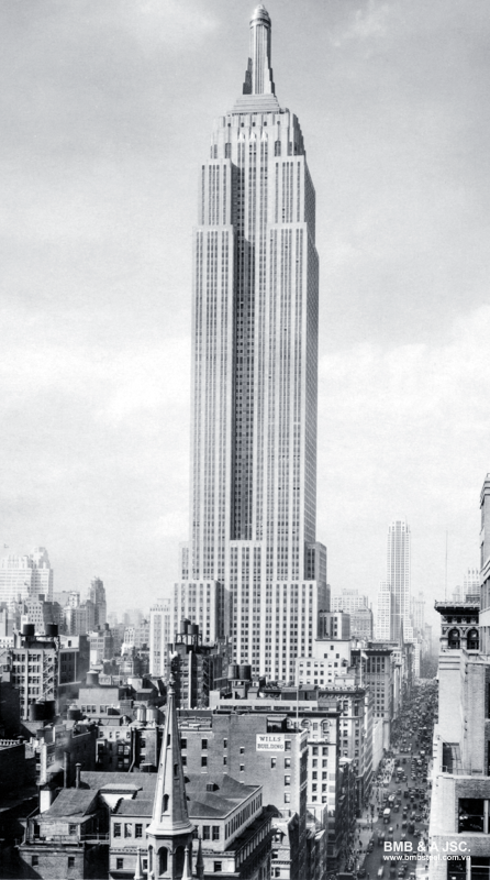 Empire State Building (New York, USA), rising 102 stories