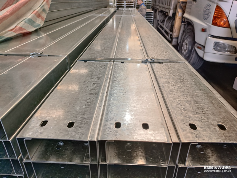 Galvanized C channel steel has a bright, shiny surface