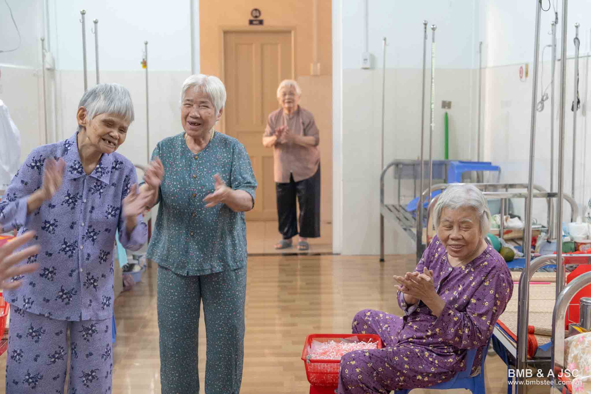 BMB钢铁公司为天安养老院带来春天祝福的旅程