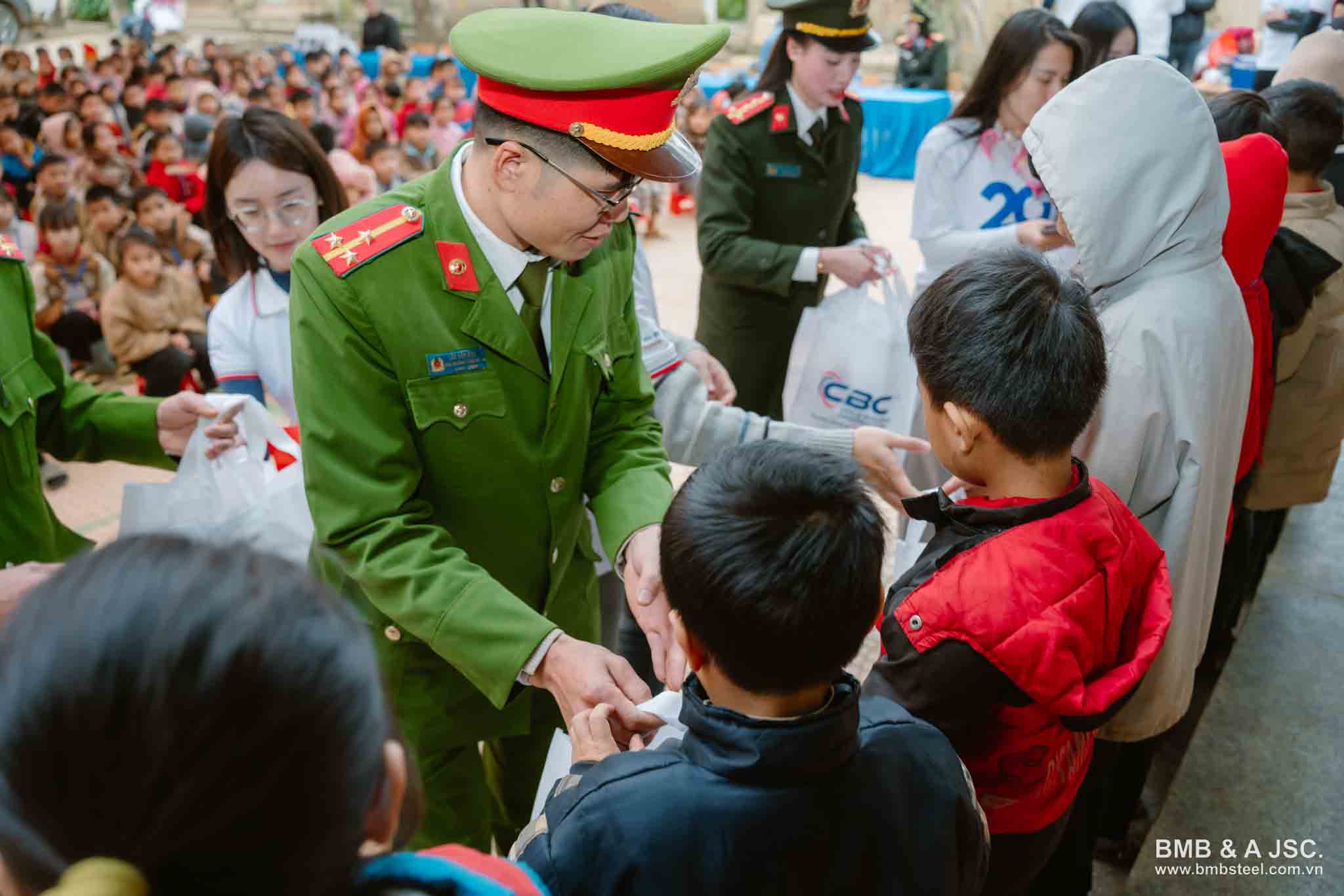 BMB Steel đồng hành cùng “tết sớm cho em” – gieo yêu thương, ươm mầm tương lai