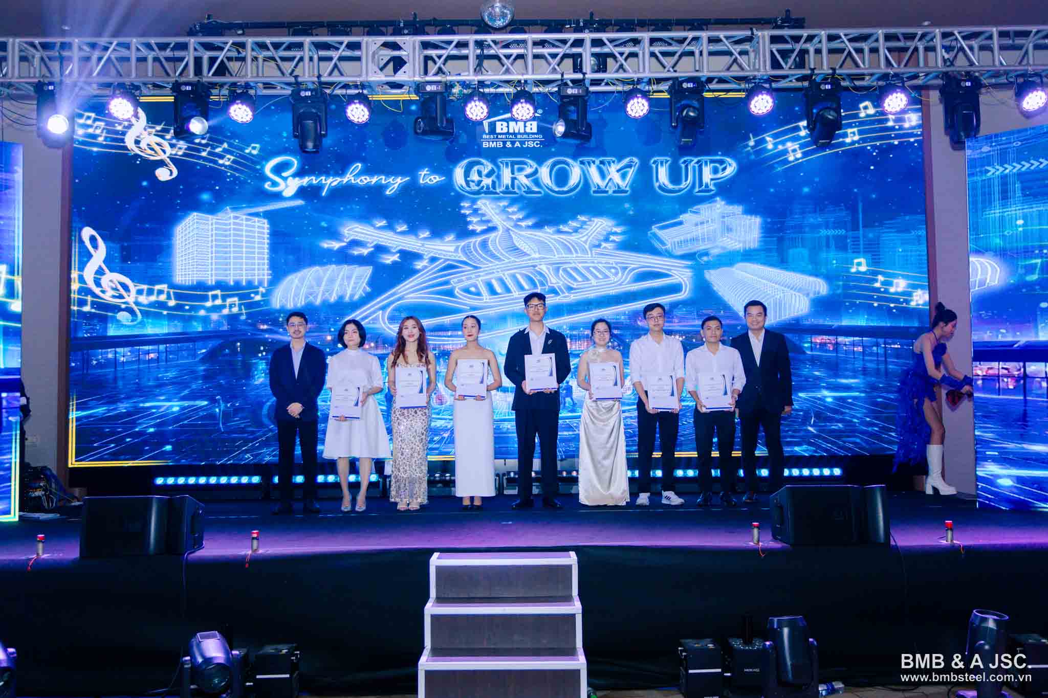 Year End Party 2025 | Bản giao hưởng trưởng thành 