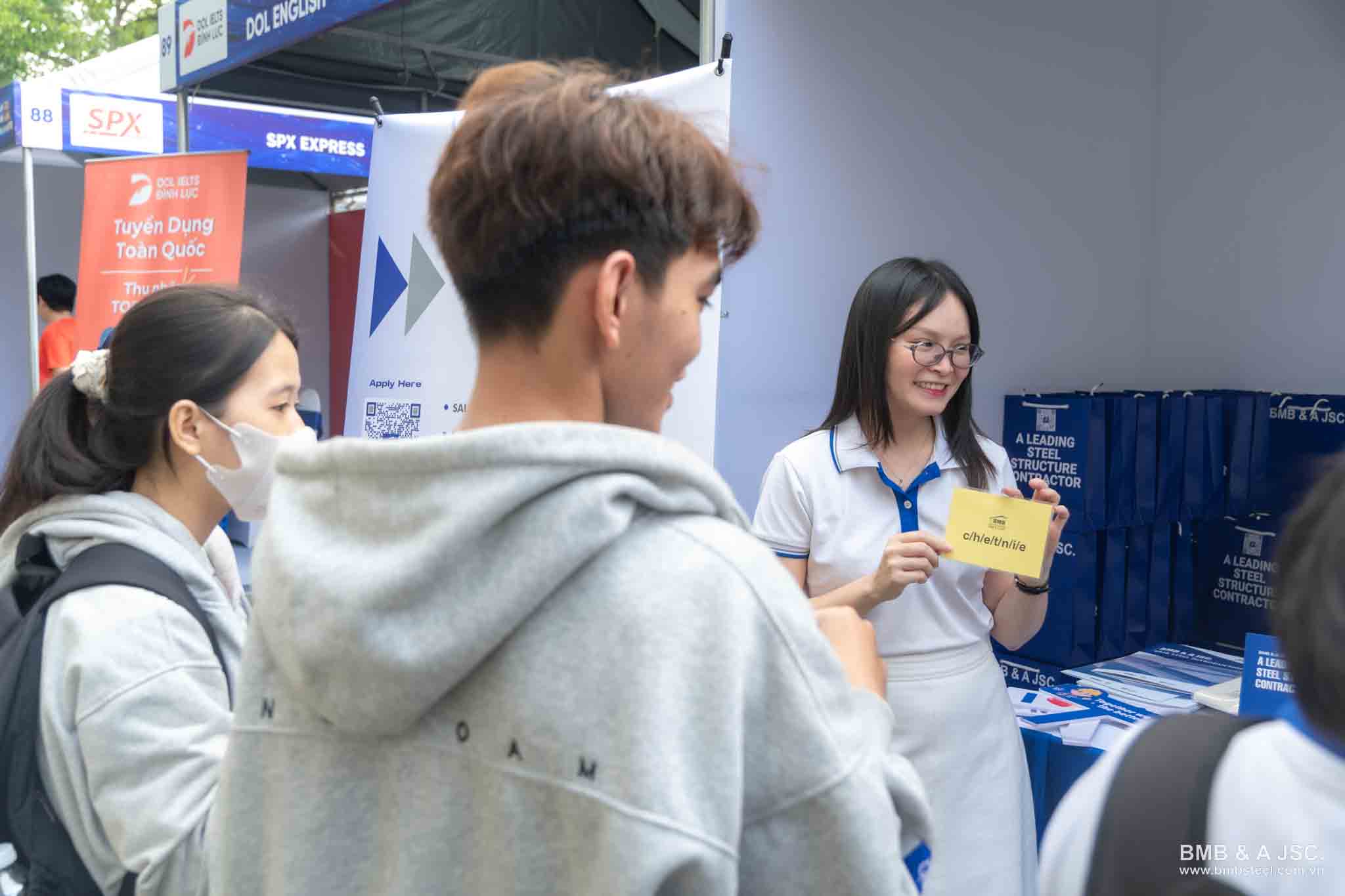 BMB Steel kết nối sinh viên tại trường đại học công nghệ kỹ thuật