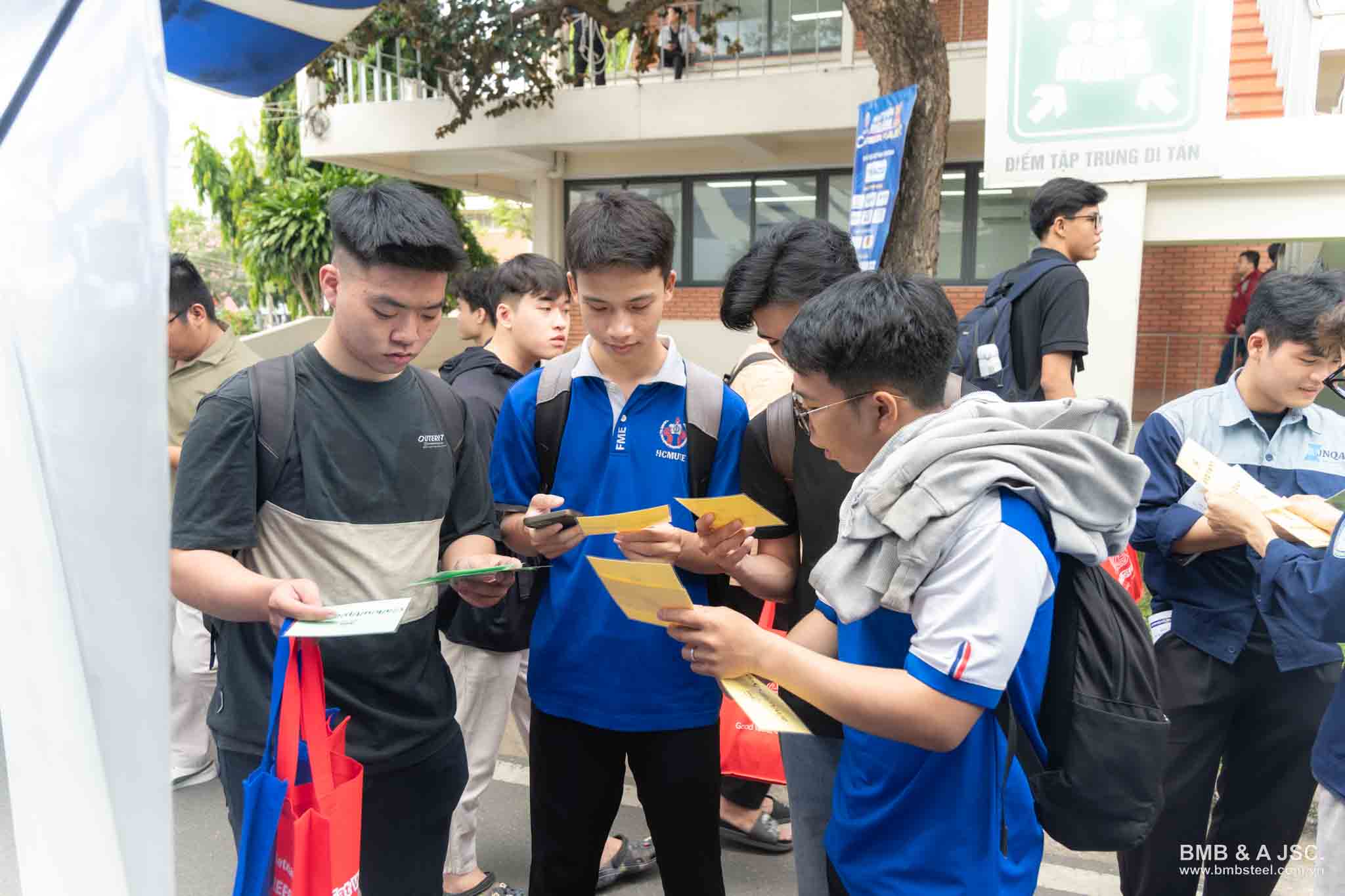 BMB Steel kết nối sinh viên tại trường đại học công nghệ kỹ thuật