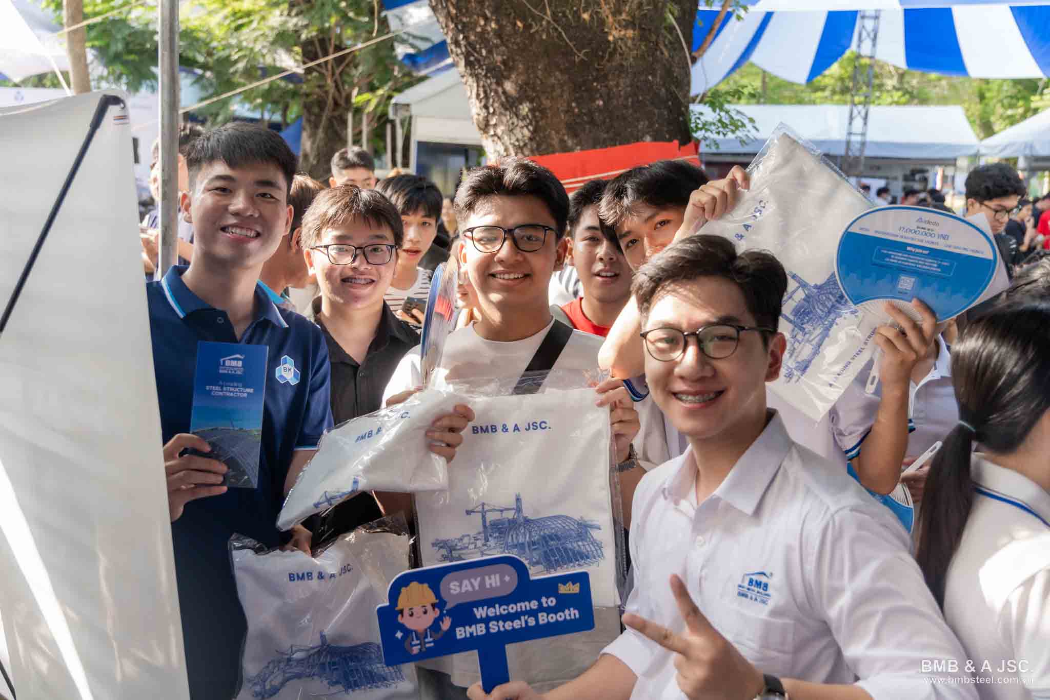 BMB Steel nagpatuloy ang paglalakbay sa pagkonekta sa araw ng trabaho – Kolehiyo ng Bách Khoa TP.HCM