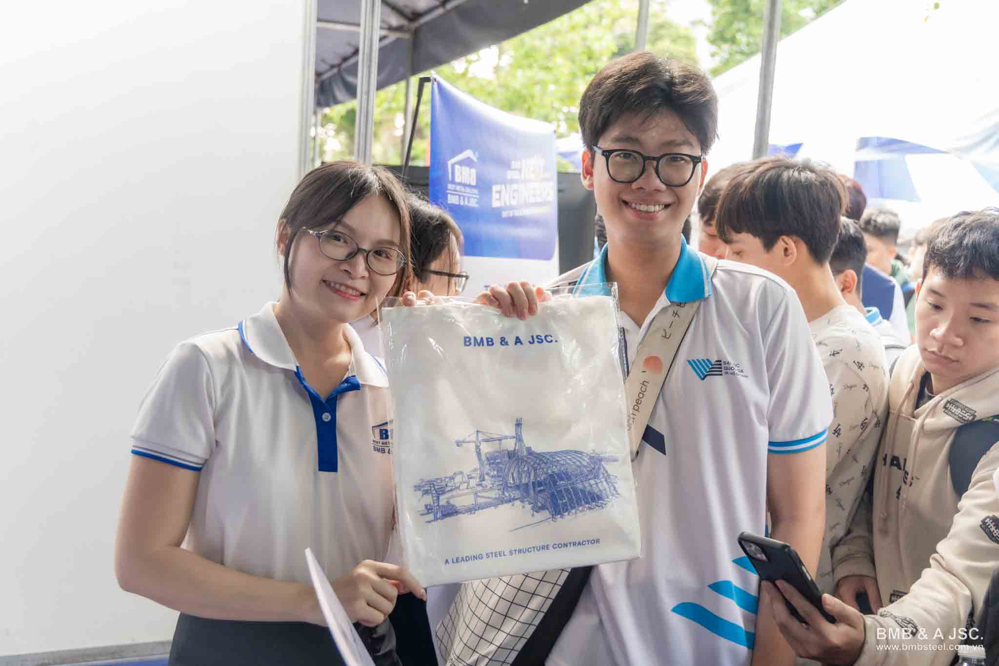 BMB Steel nagpatuloy ang paglalakbay sa pagkonekta sa araw ng trabaho – Kolehiyo ng Bách Khoa TP.HCM
