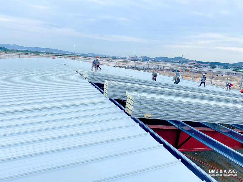 PU insulated metal roofing sheets are highly rated heat-resistant roofing materials