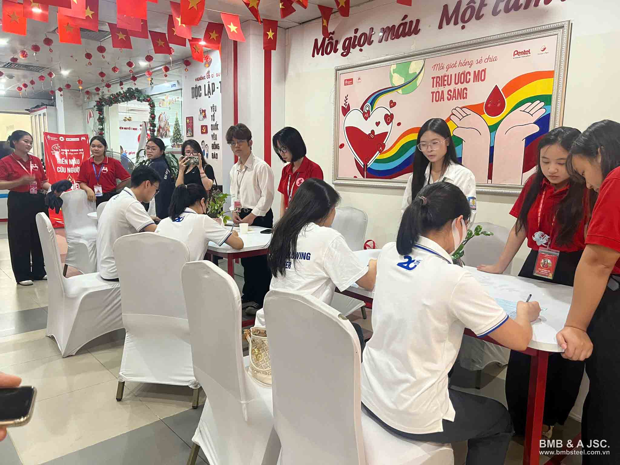 BMB Steel Hanoi - Ketika hati memilih untuk berbagi