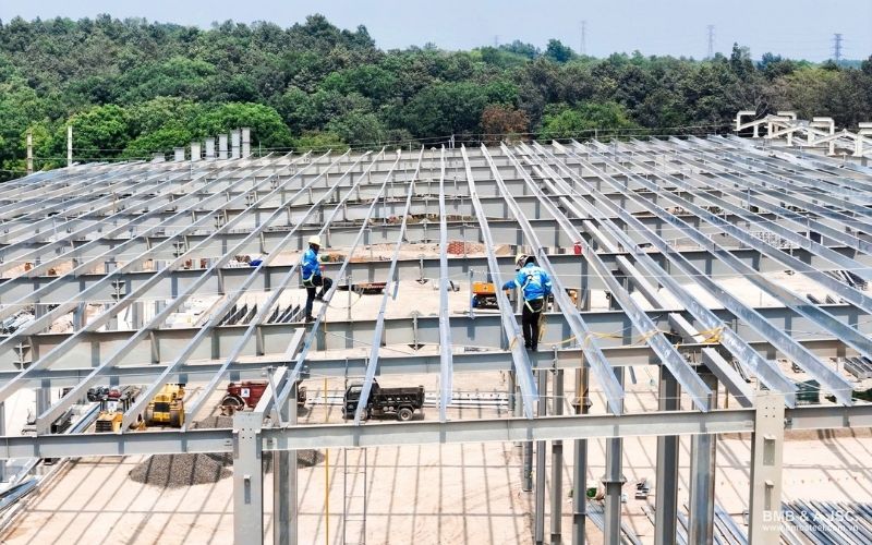 Thi công nhà xưởng khung thép 3 tầng