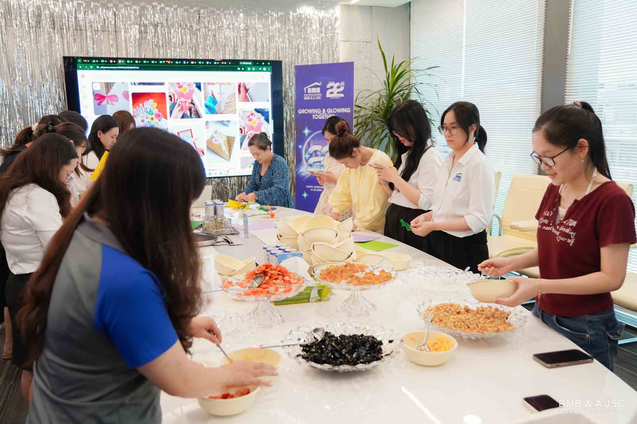 Hội nữ thần BMB rạng rỡ trong ngày 20/10 với cuộc hẹn đậm chất Hy Lạp