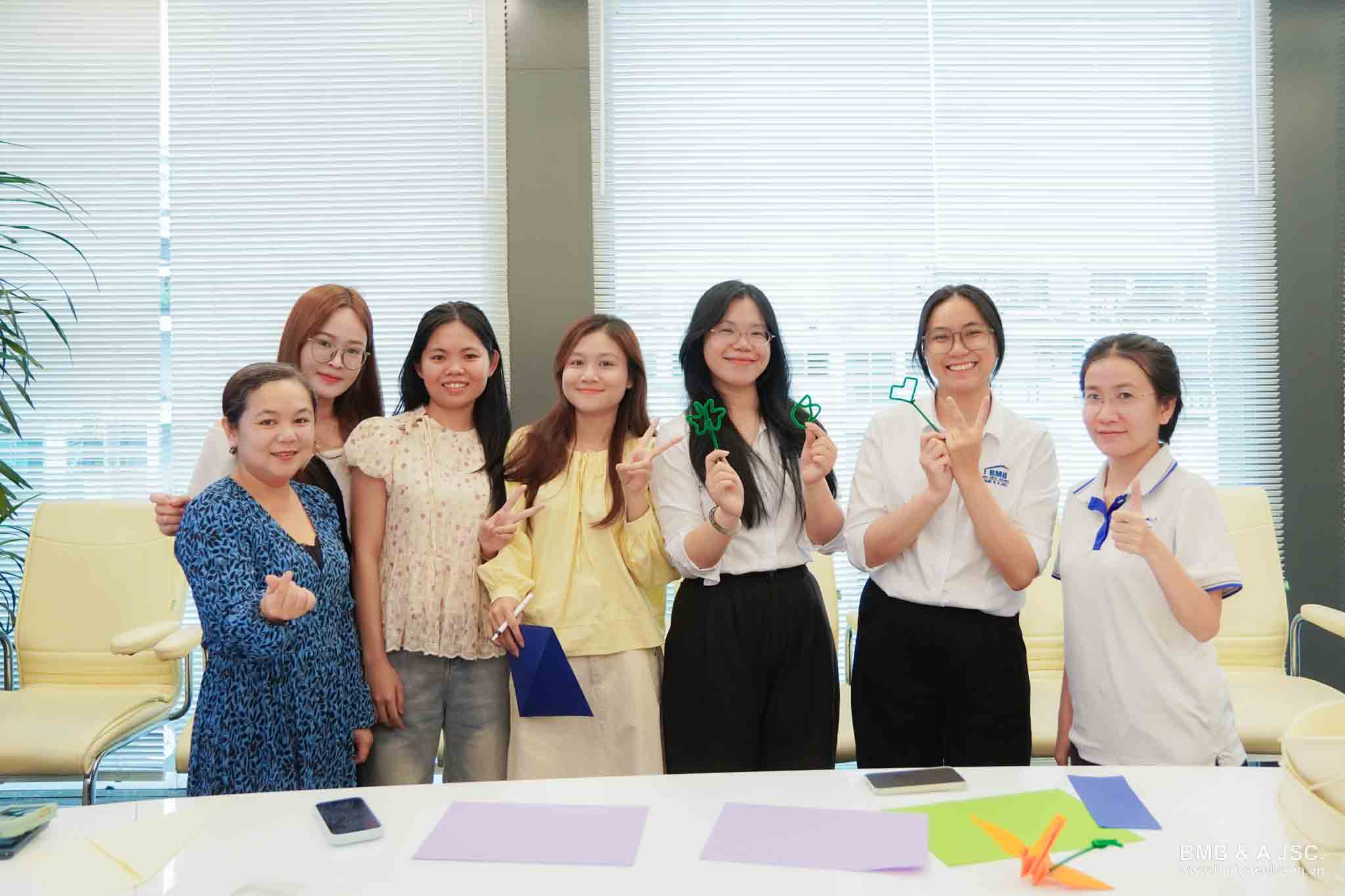 Hội nữ thần BMB rạng rỡ trong ngày 20/10 với cuộc hẹn đậm chất Hy Lạp