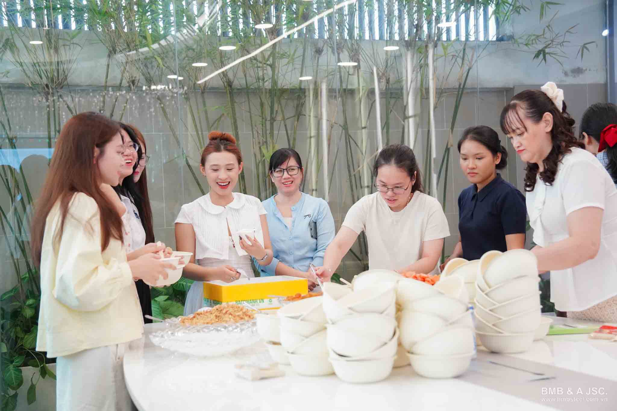 Hội nữ thần BMB rạng rỡ trong ngày 20/10 với cuộc hẹn đậm chất Hy Lạp