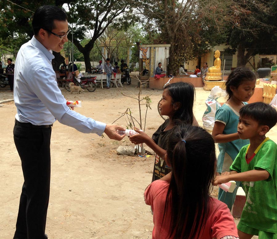 Charity works at Cambodia 2